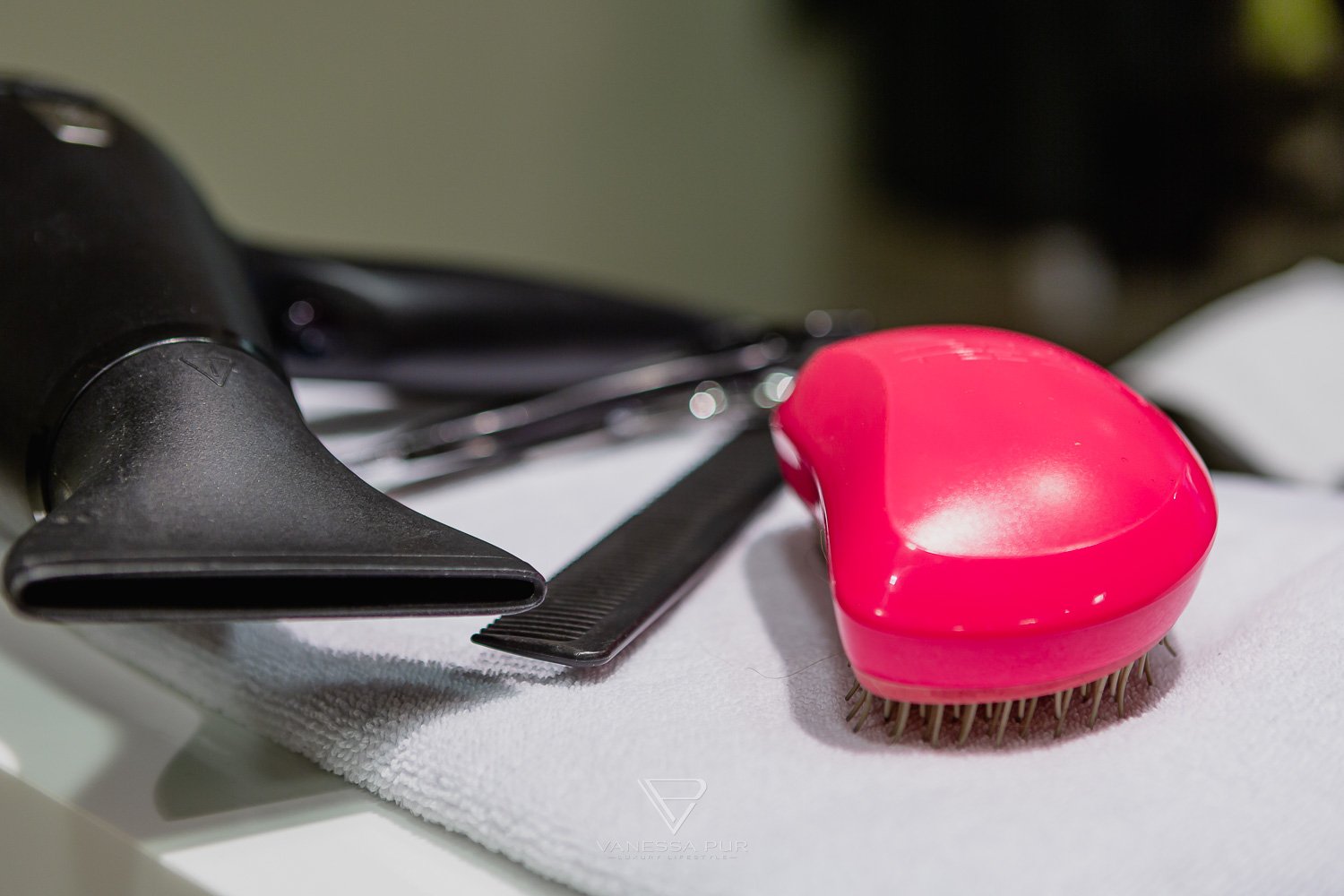 Keratin smoothing - smooth hair with keratin cure - hairdresser experience